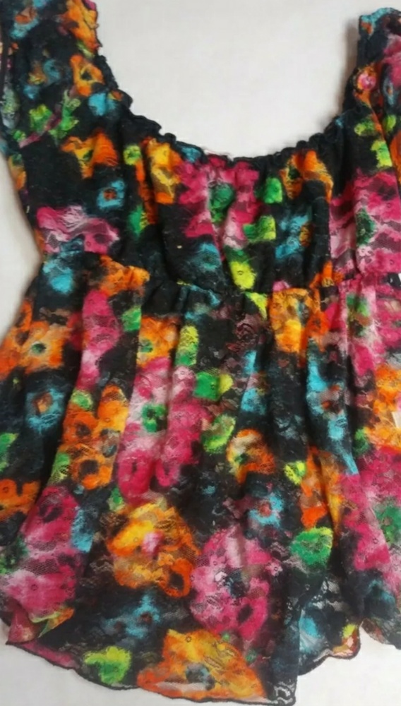 Bongo Juniors Size Small Off The Shoulder blouse